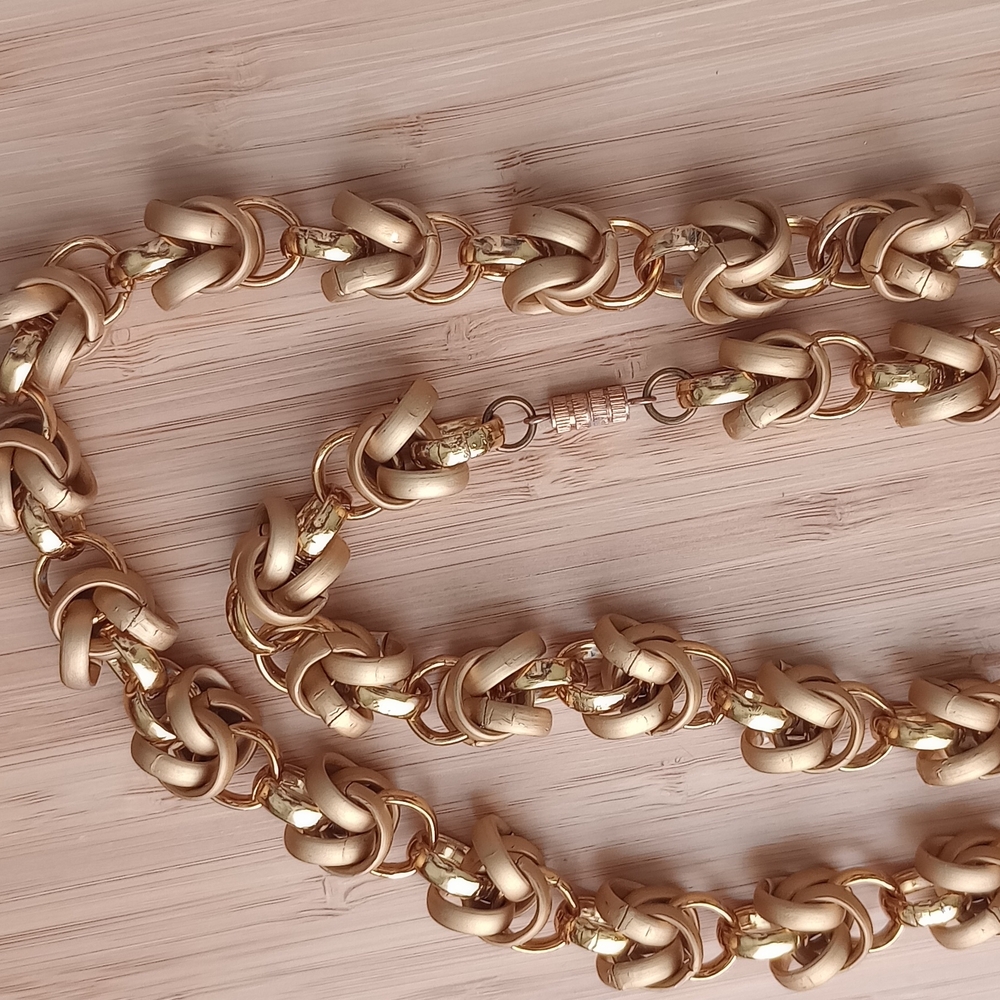 Classic Gold Knot Link Necklace for Women - Picture 5 of 6